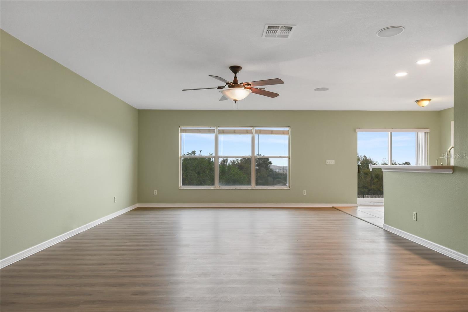 Image 8 of 48 For 2012 Knollcrest Drive