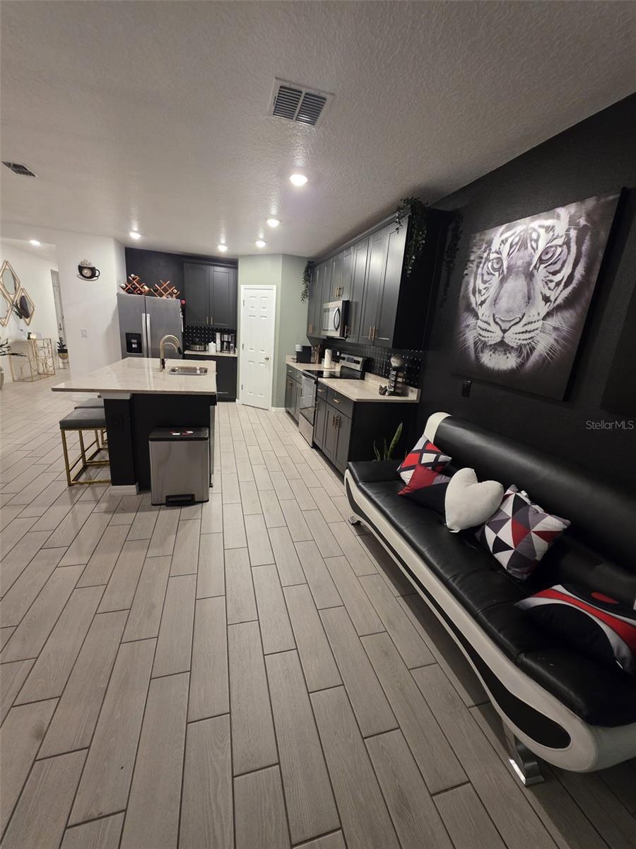 Image 4 of 11 For 1431 Saguaro Street