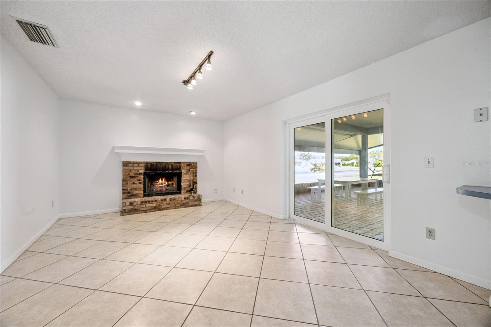 Image 12 of 60 For 5111 Dorrington Lane