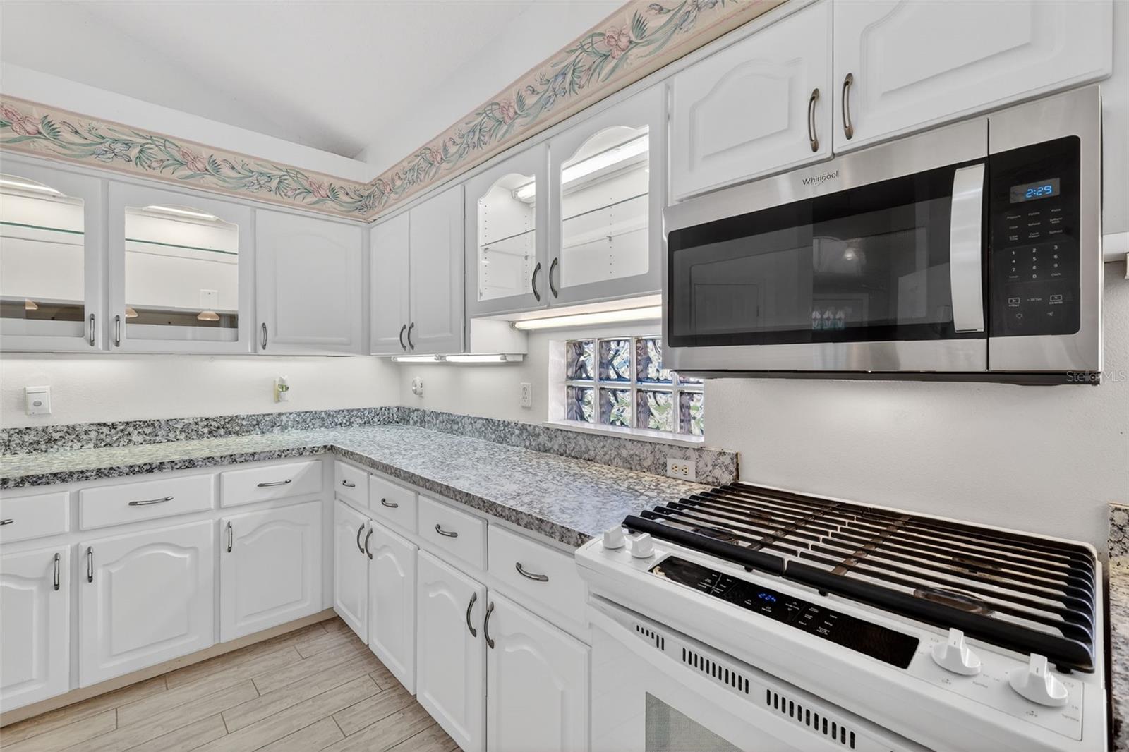 Image 11 of 35 For 5500 Laver Street