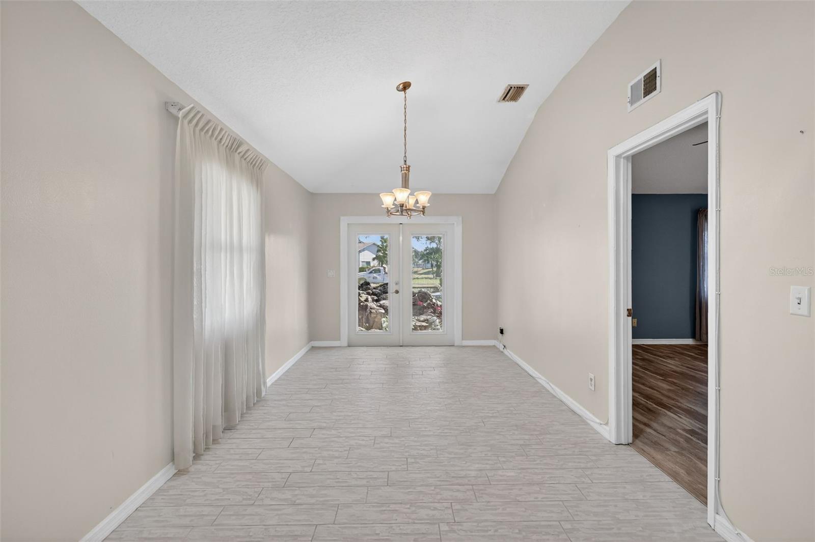 Image 7 of 35 For 5500 Laver Street