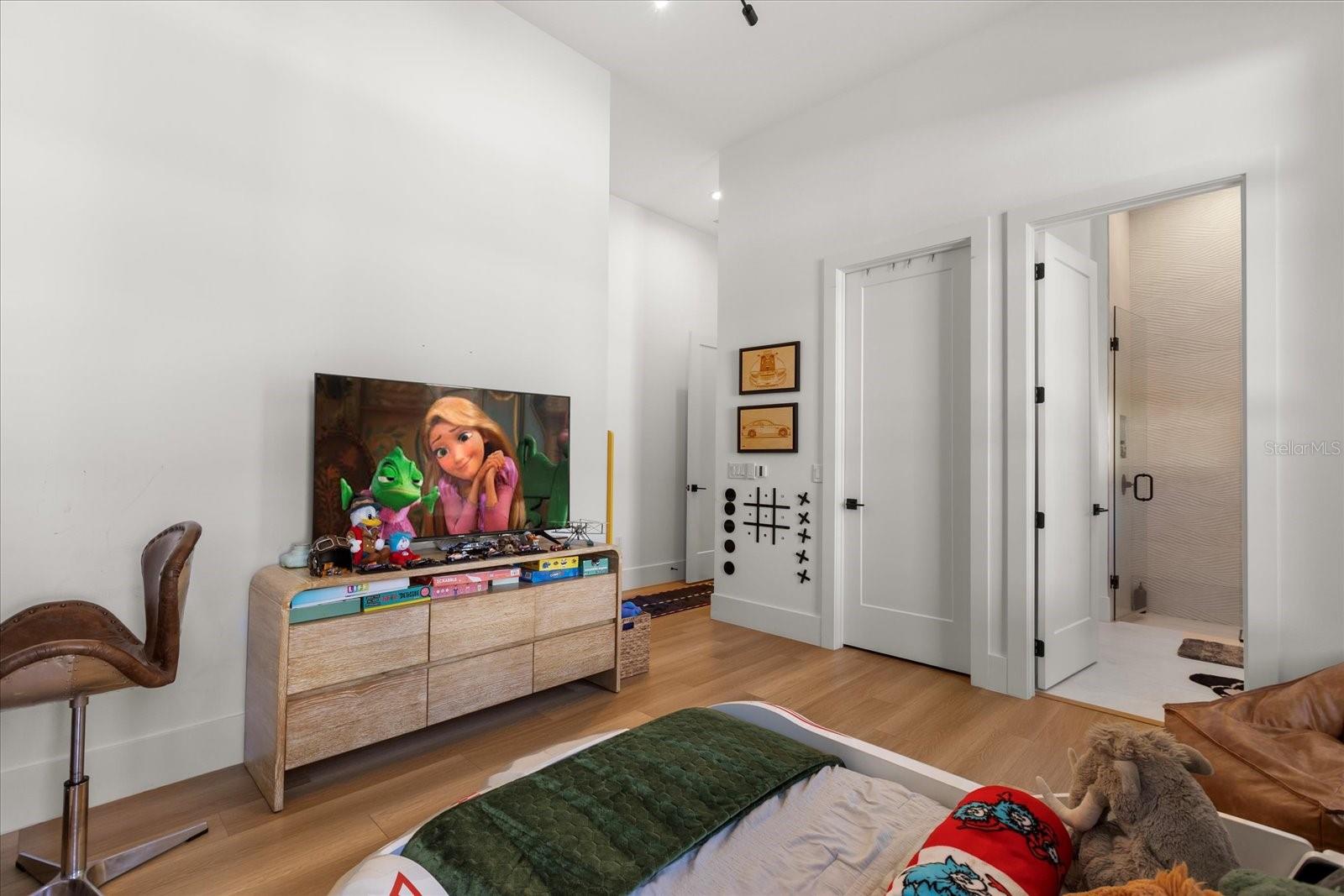 Image 45 of 65 For 15044 Pendio Drive