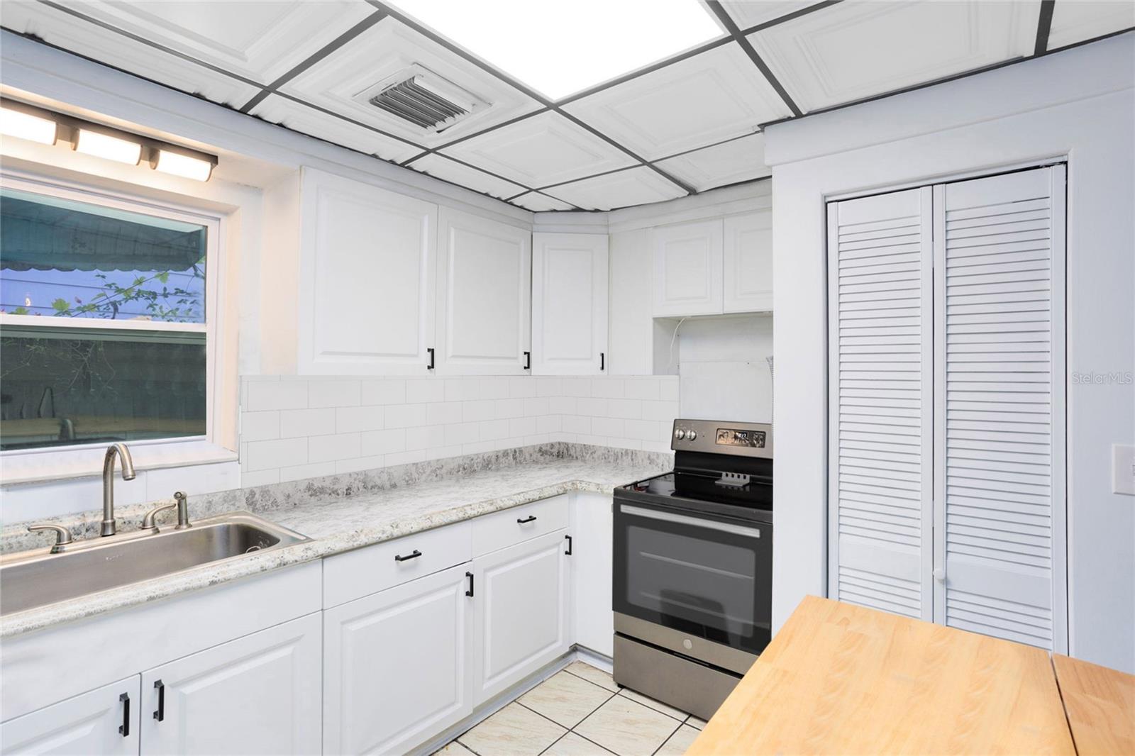 Image 10 of 34 For 1712 Kaley Avenue