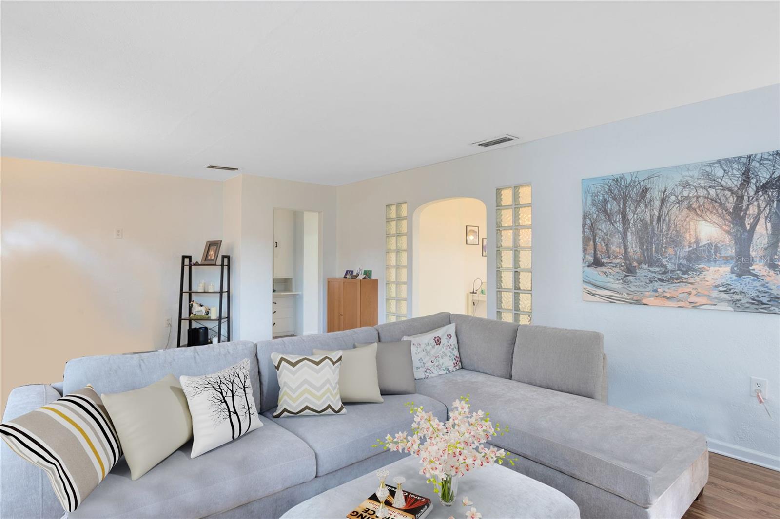 Image 4 of 34 For 1712 Kaley Avenue