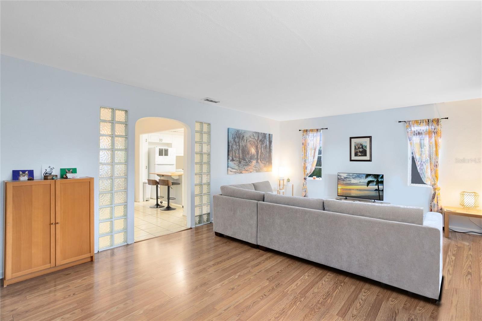 Image 5 of 34 For 1712 Kaley Avenue