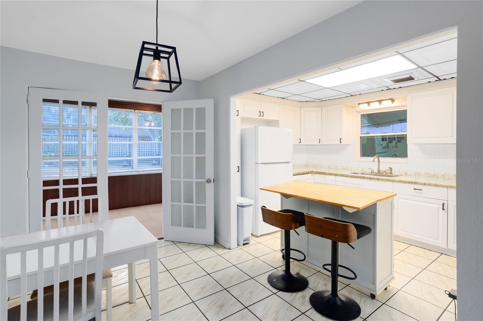 Image 7 of 34 For 1712 Kaley Avenue