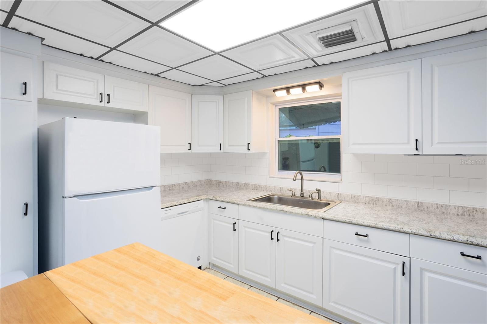 Image 9 of 34 For 1712 Kaley Avenue