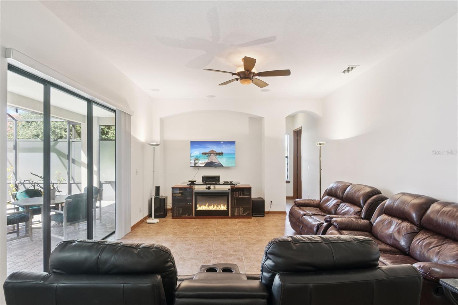 Image 12 of 32 For 2921 Falconhill Drive