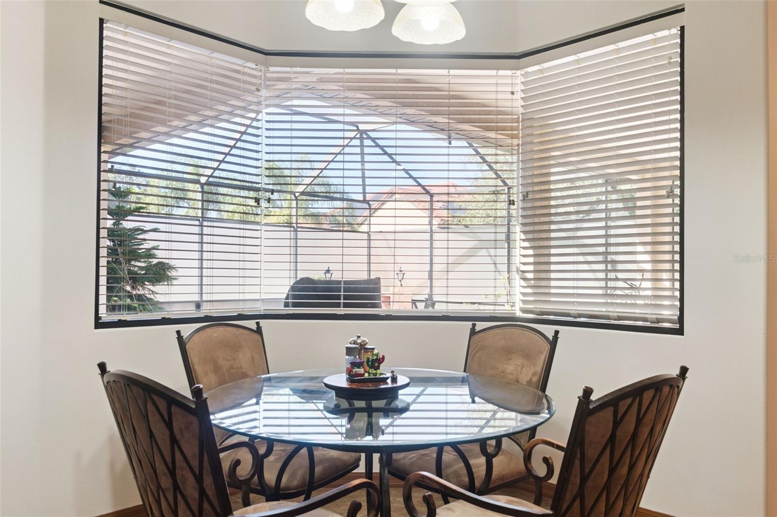 Image 14 of 32 For 2921 Falconhill Drive