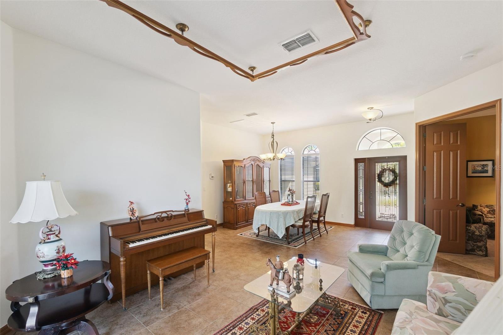 Image 15 of 32 For 2921 Falconhill Drive