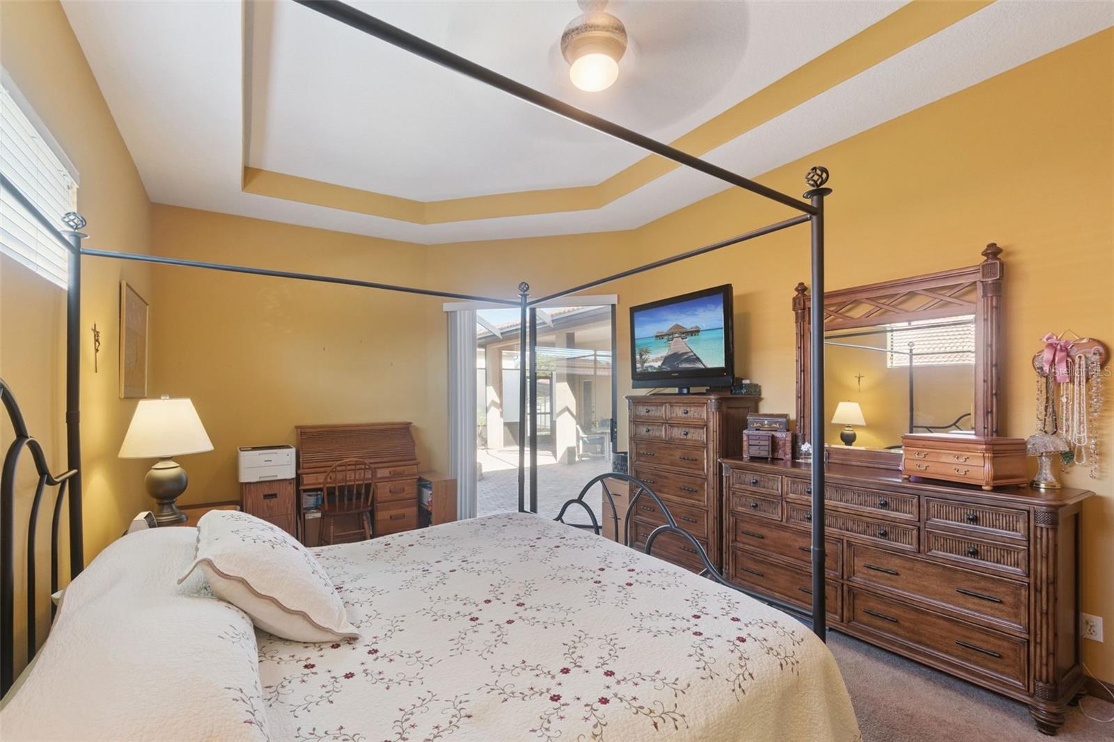 Image 18 of 32 For 2921 Falconhill Drive