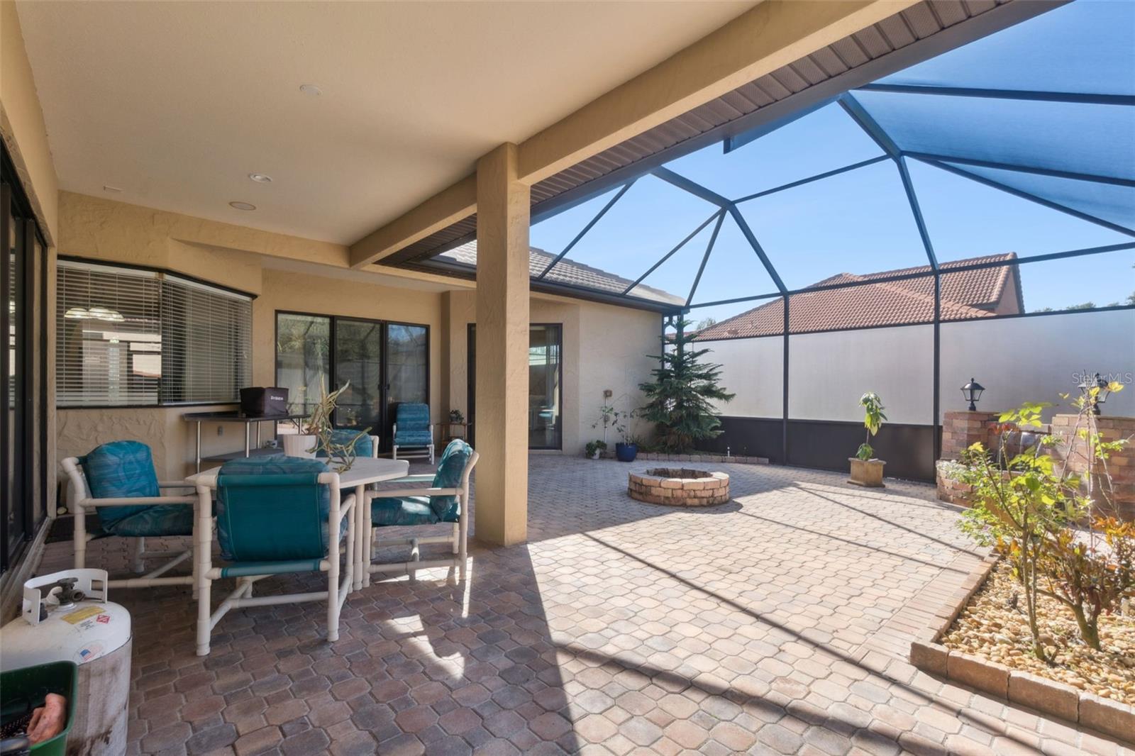 Image 27 of 32 For 2921 Falconhill Drive