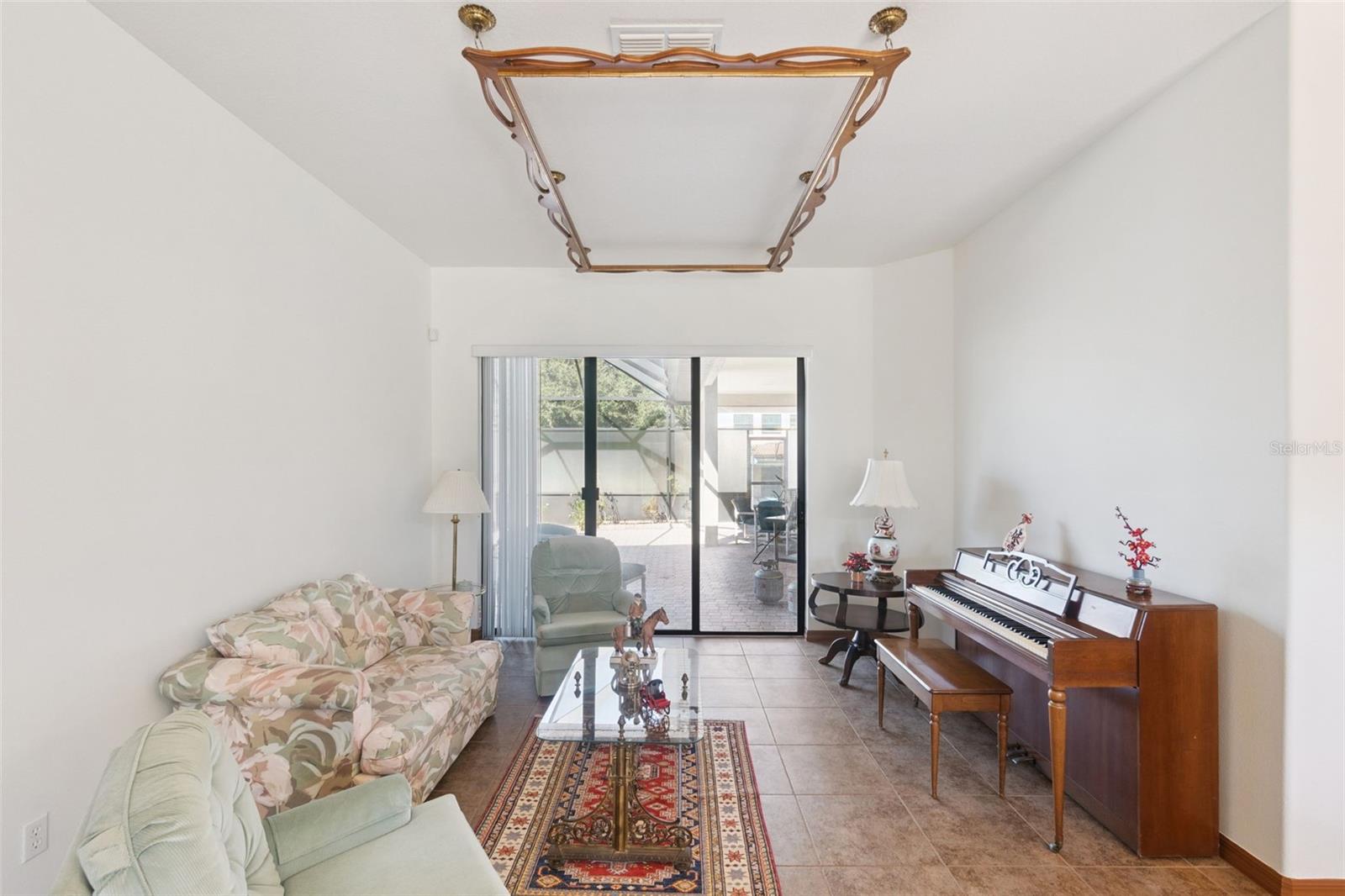 Image 9 of 32 For 2921 Falconhill Drive