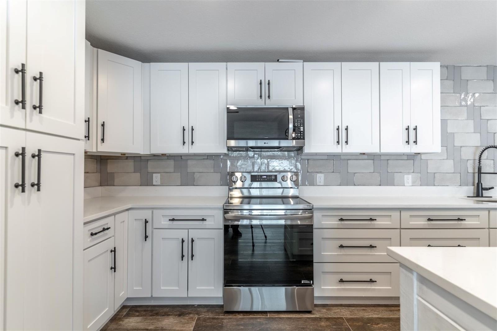 Image 18 of 69 For 16880 63rd Lane