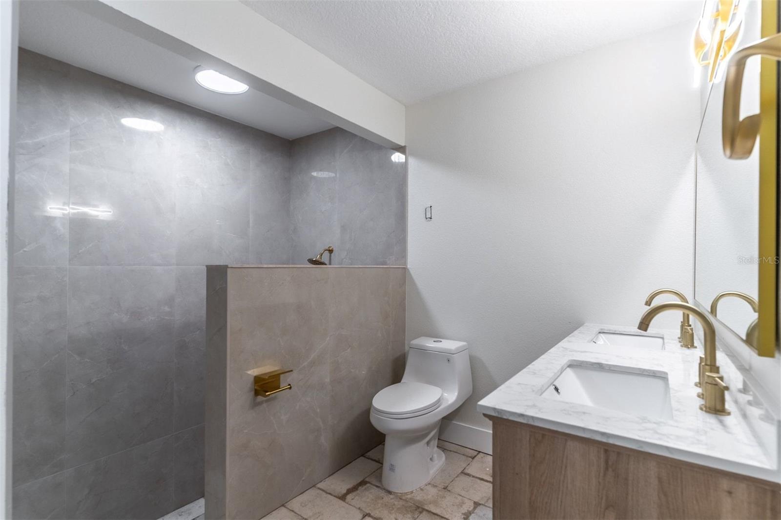 Image 27 of 69 For 16880 63rd Lane