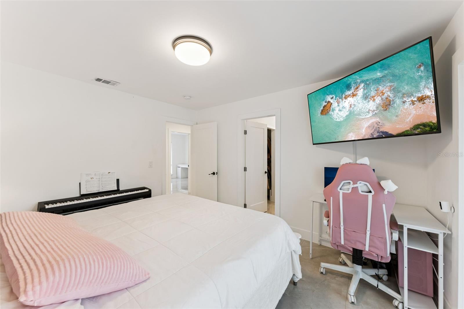 Image 37 of 65 For 202 Jasmine Lane