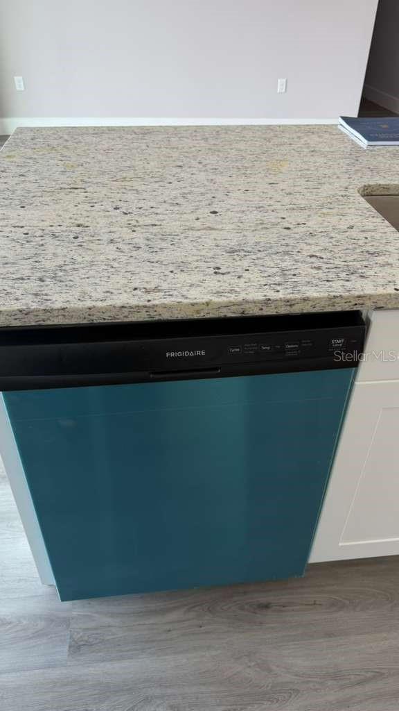 Image 14 of 53 For 6805 Heavitree Drive