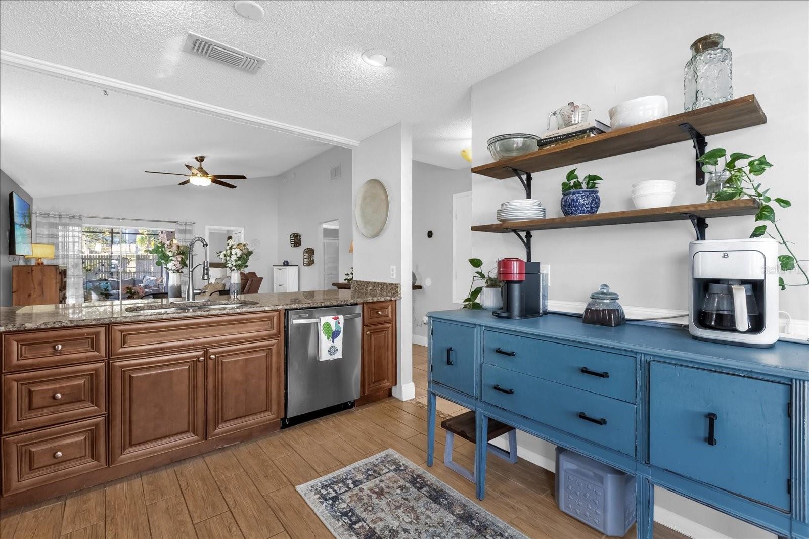 Image 10 of 28 For 1037 Burnett Street