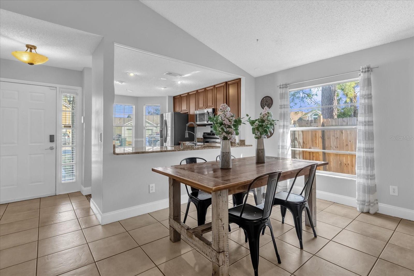 Image 7 of 28 For 1037 Burnett Street