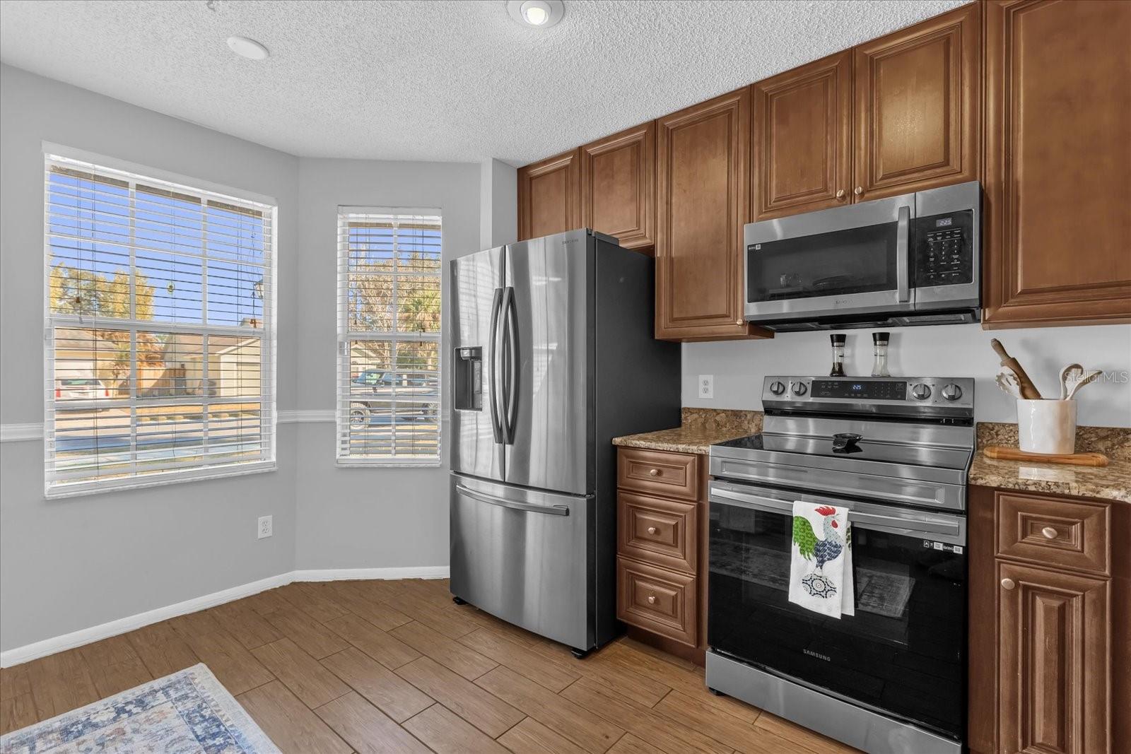 Image 8 of 28 For 1037 Burnett Street