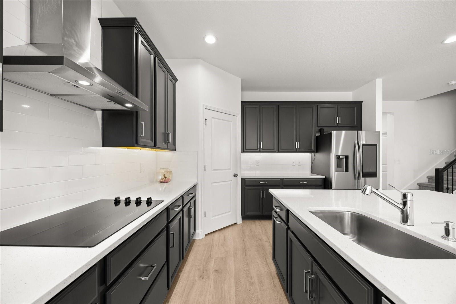 Image 10 of 38 For 4484 Lions Gate Avenue