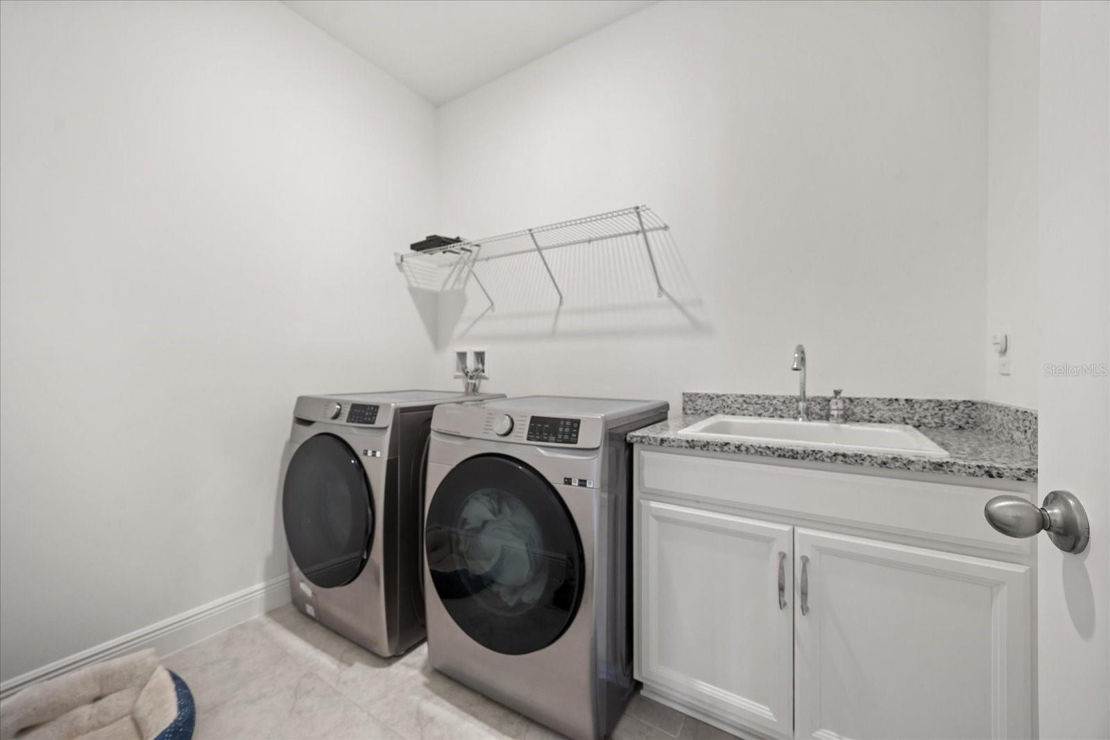 Image 12 of 38 For 4484 Lions Gate Avenue