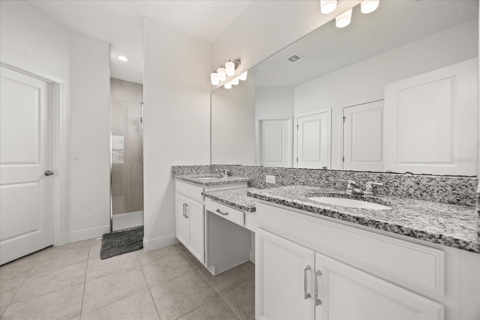 Image 15 of 38 For 4484 Lions Gate Avenue