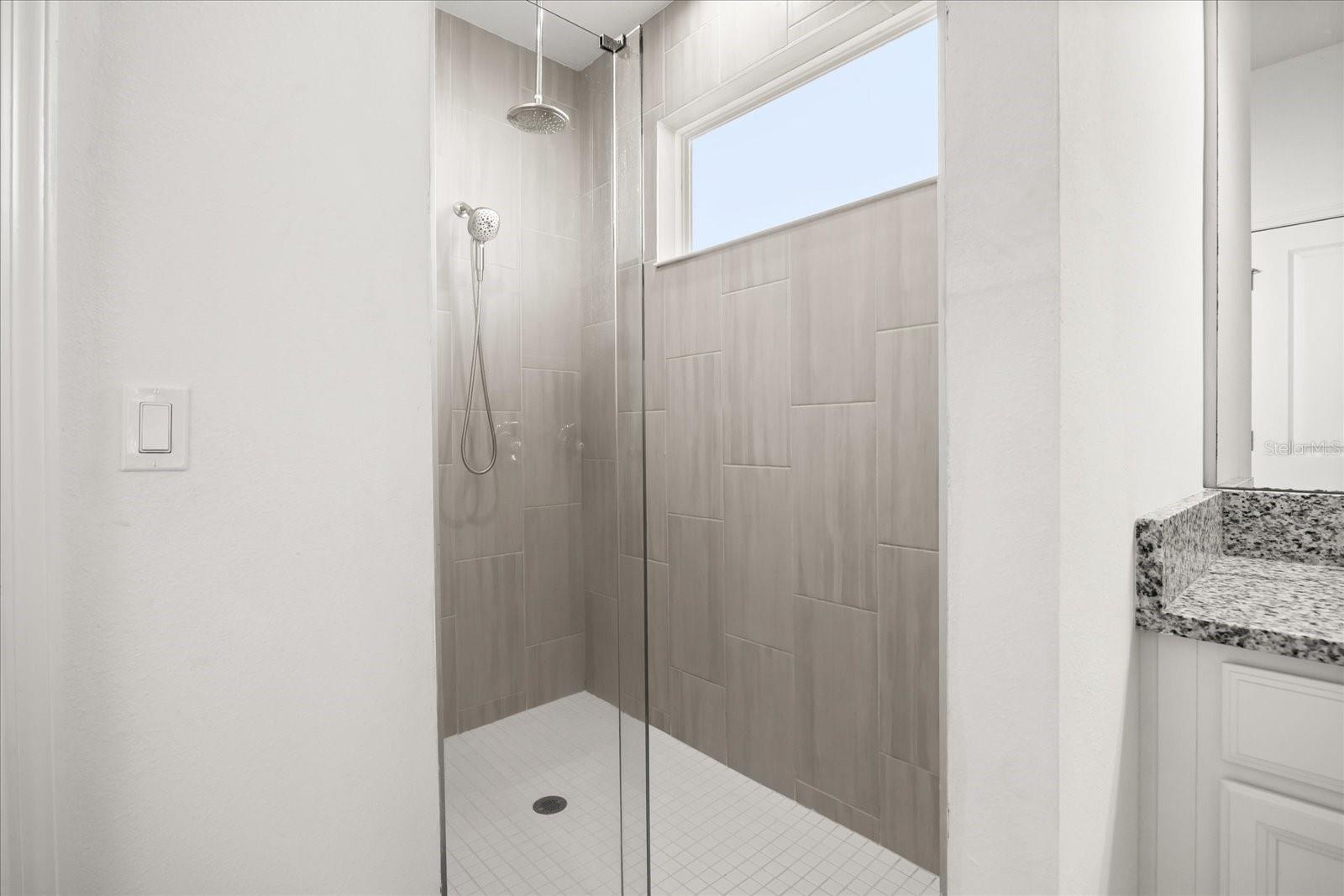 Image 18 of 38 For 4484 Lions Gate Avenue