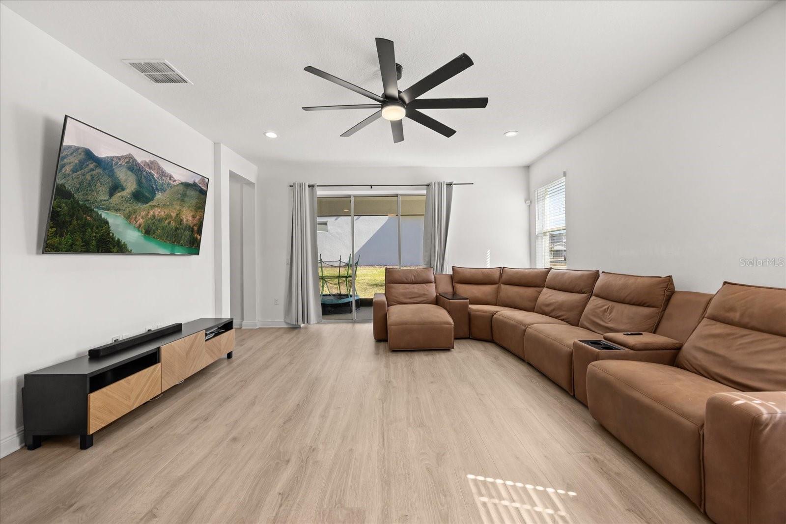 Image 4 of 38 For 4484 Lions Gate Avenue