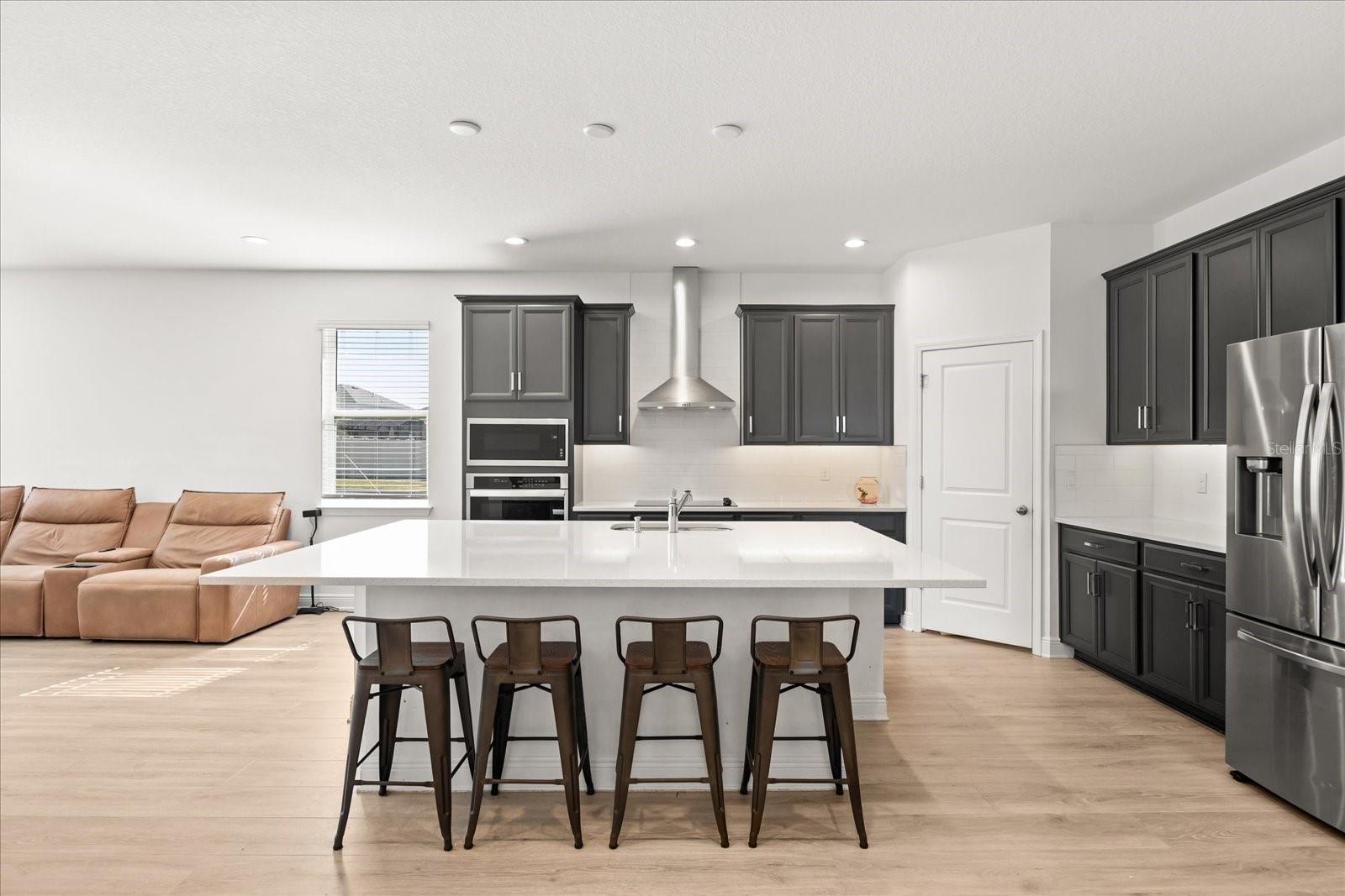 Image 8 of 38 For 4484 Lions Gate Avenue