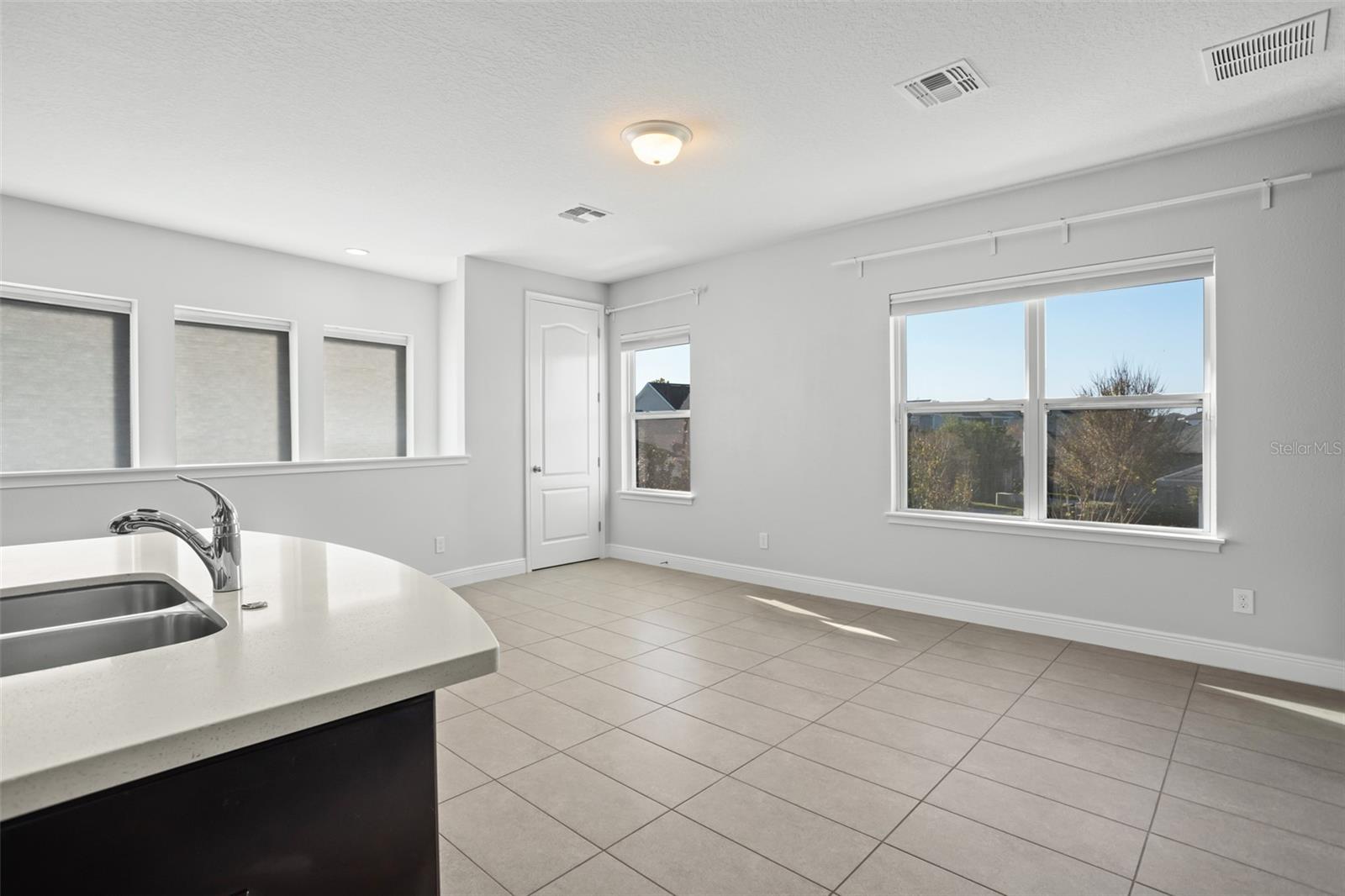 Image 11 of 45 For 13590 Lessing Avenue