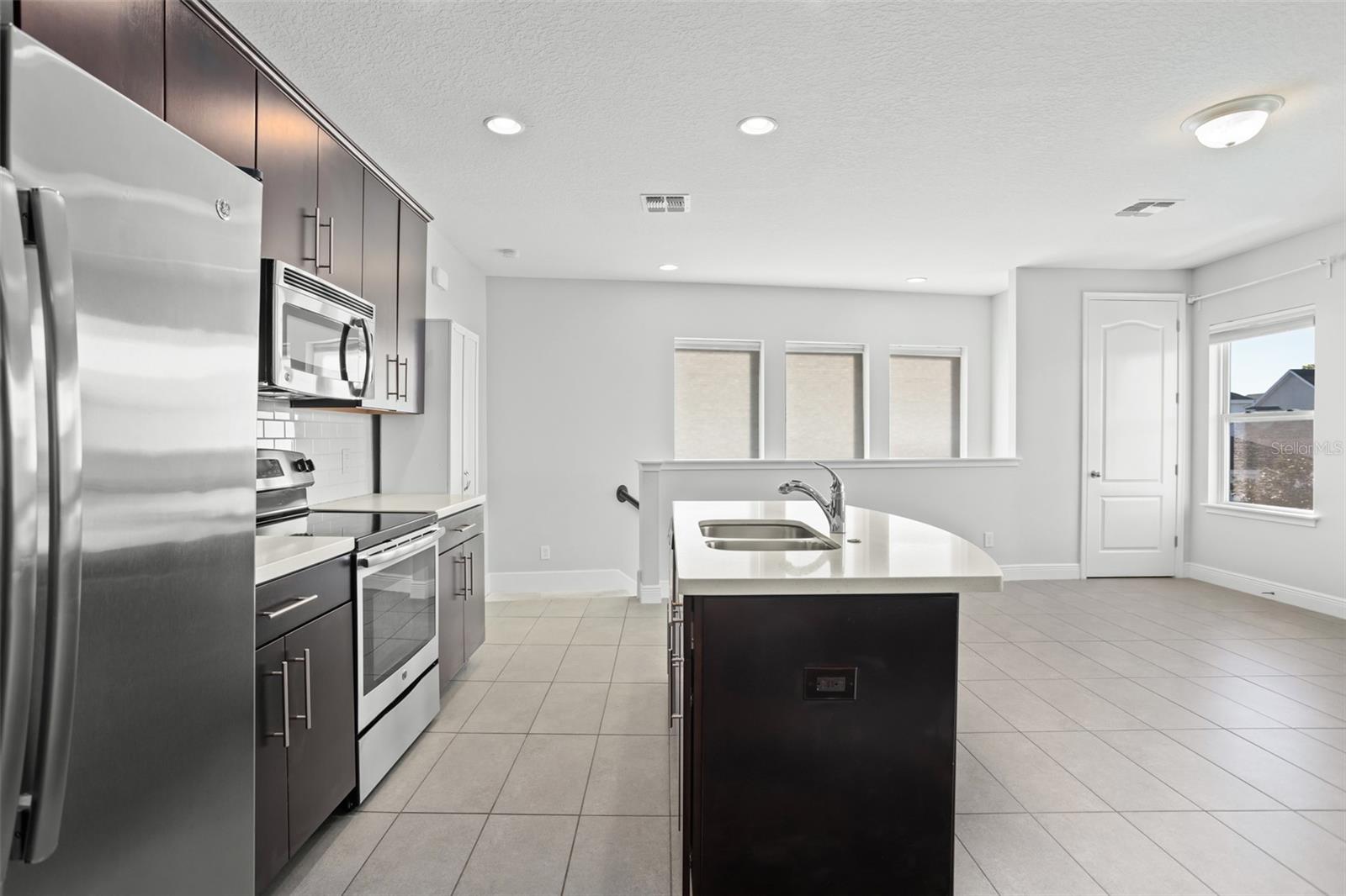 Image 9 of 45 For 13590 Lessing Avenue