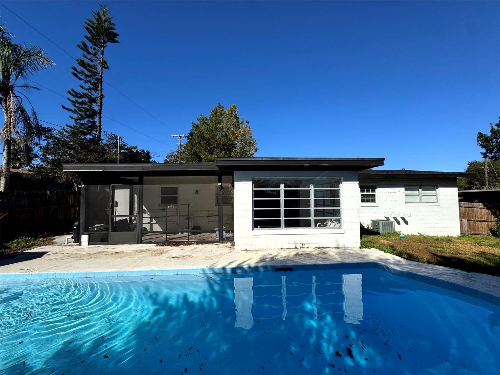 Image 13 of 47 For 1412 Lakecrest Drive