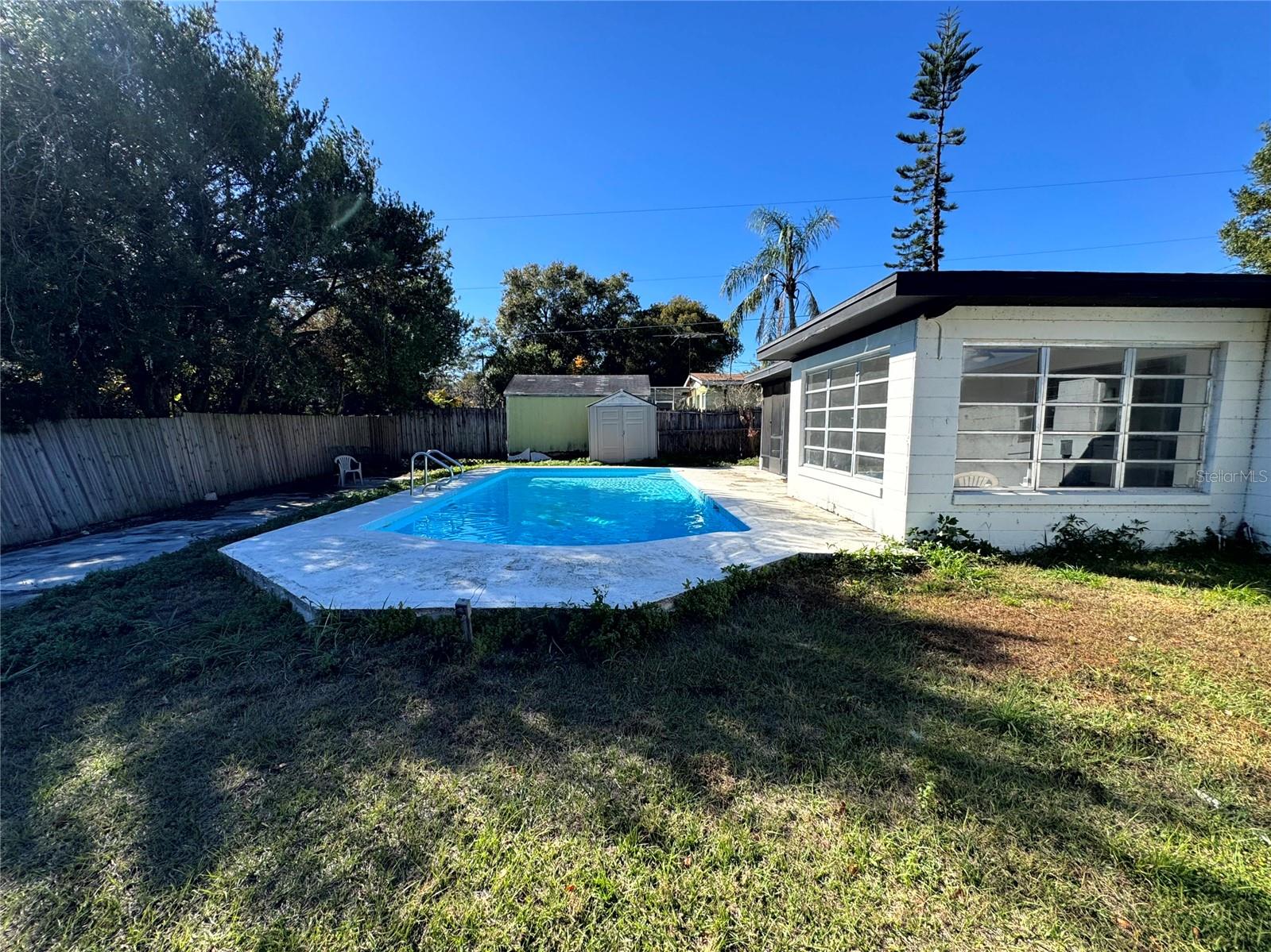 Image 16 of 47 For 1412 Lakecrest Drive