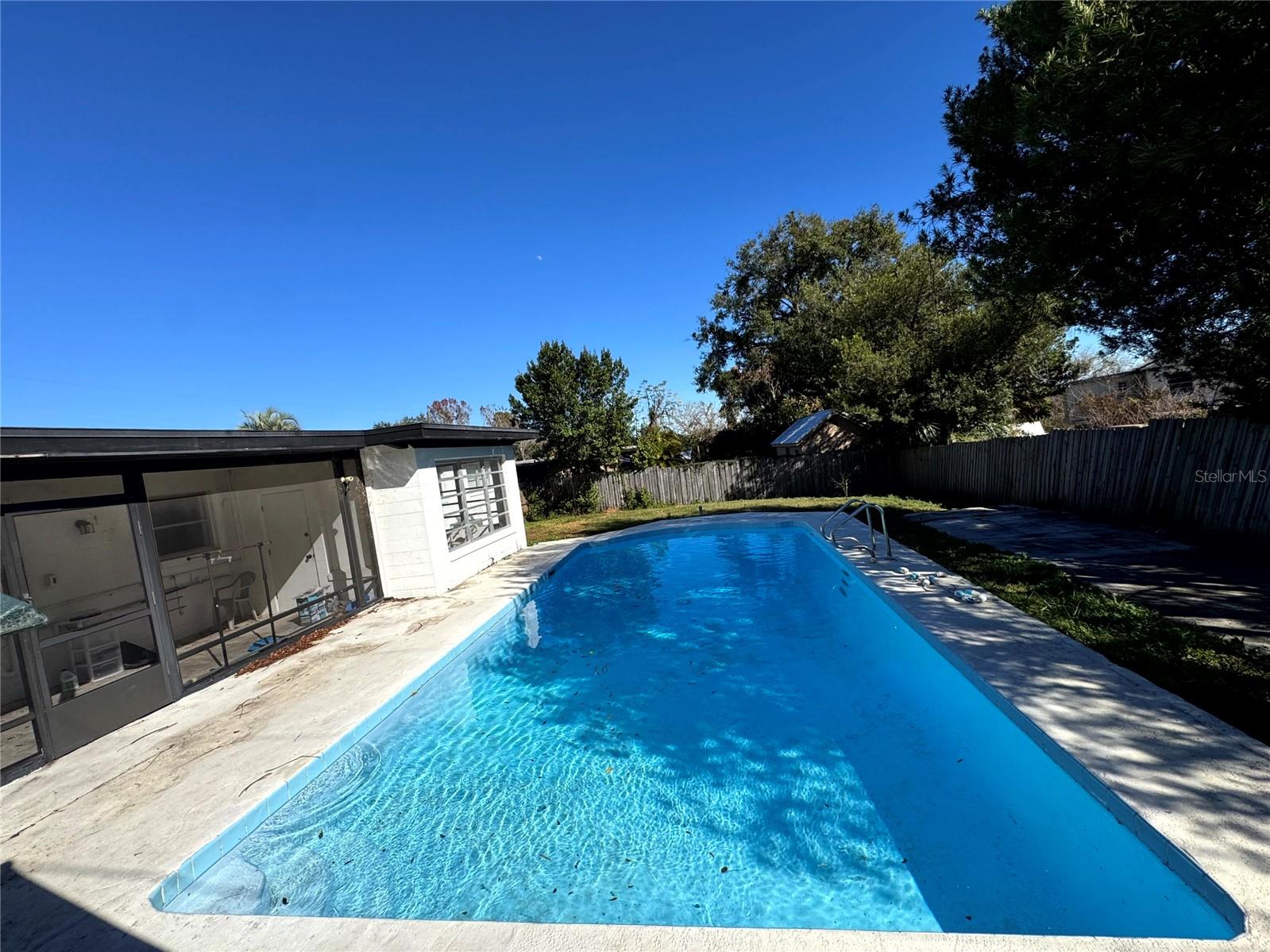 Image 19 of 47 For 1412 Lakecrest Drive