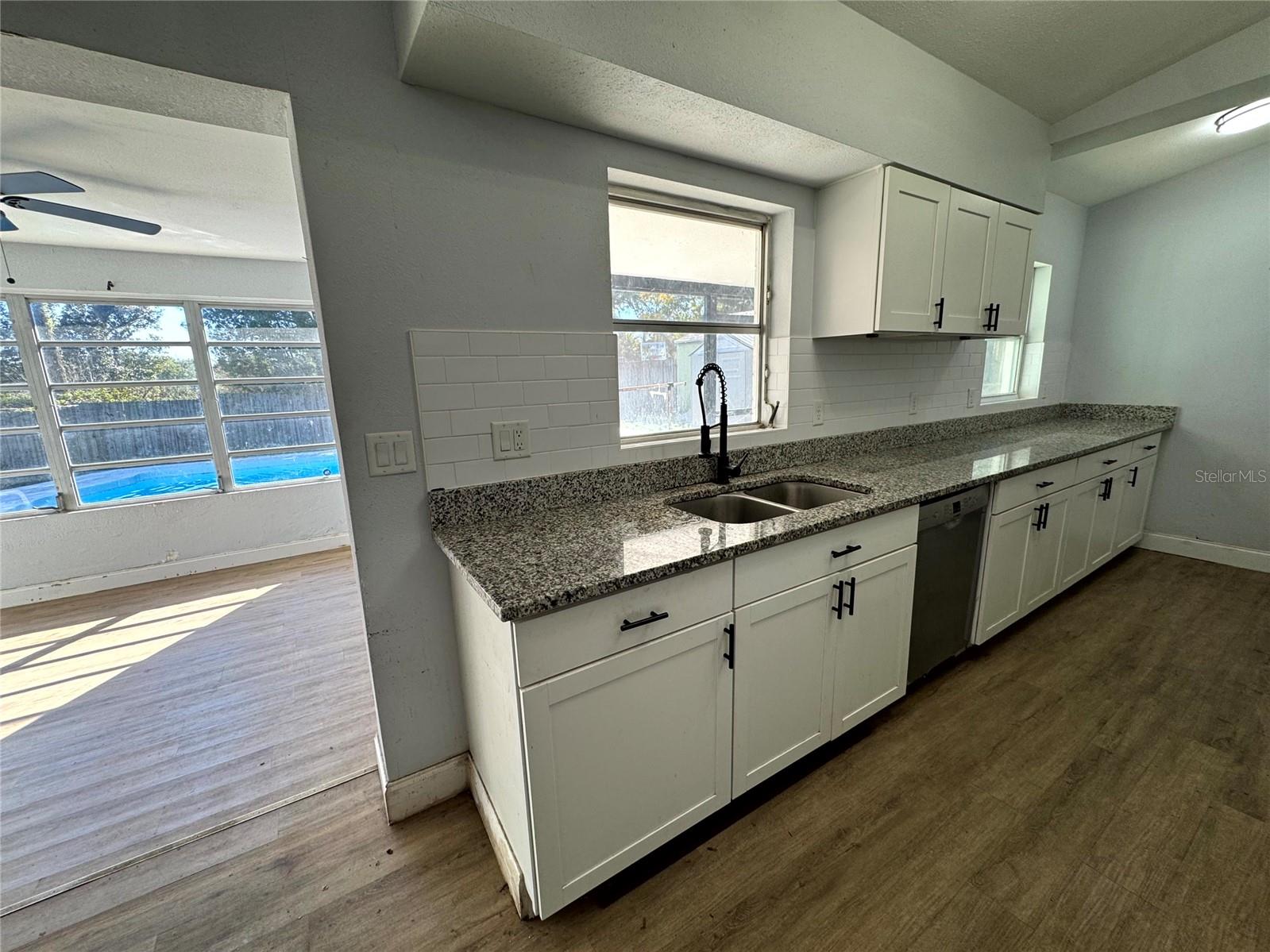 Image 25 of 47 For 1412 Lakecrest Drive