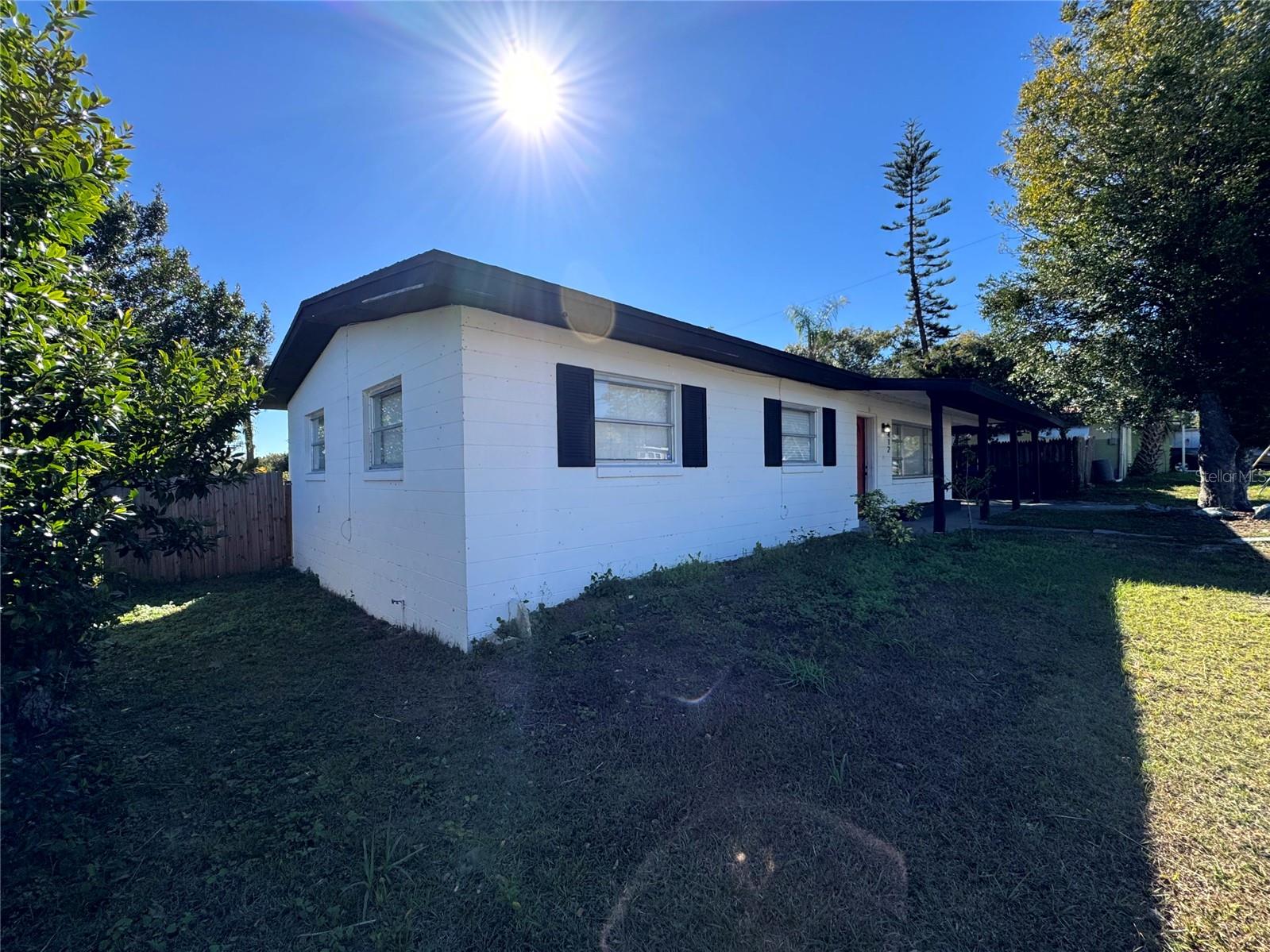 Image 3 of 47 For 1412 Lakecrest Drive