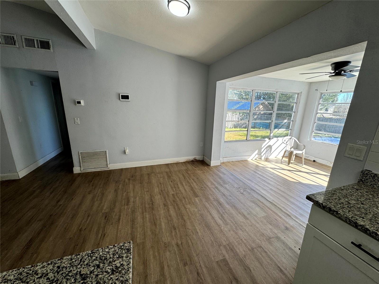 Image 30 of 47 For 1412 Lakecrest Drive