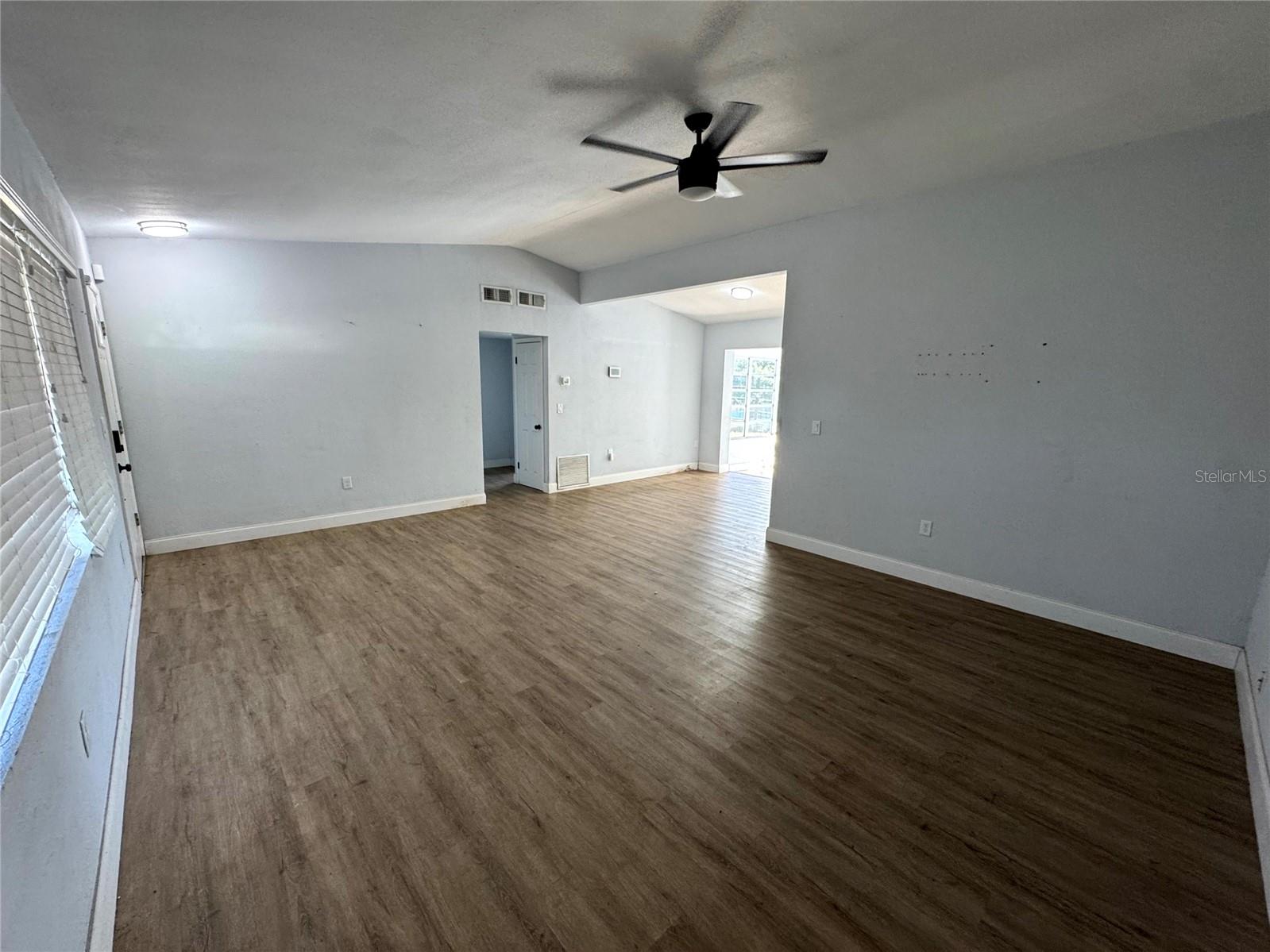 Image 31 of 47 For 1412 Lakecrest Drive