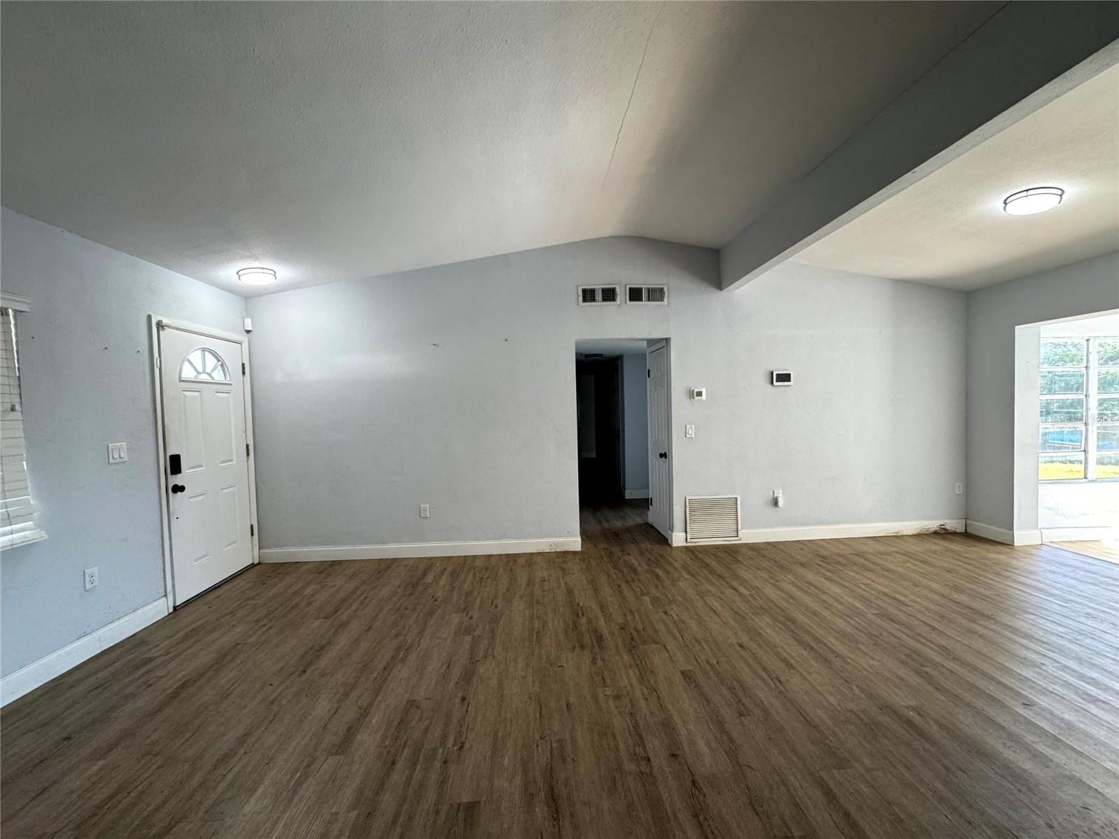 Image 32 of 47 For 1412 Lakecrest Drive