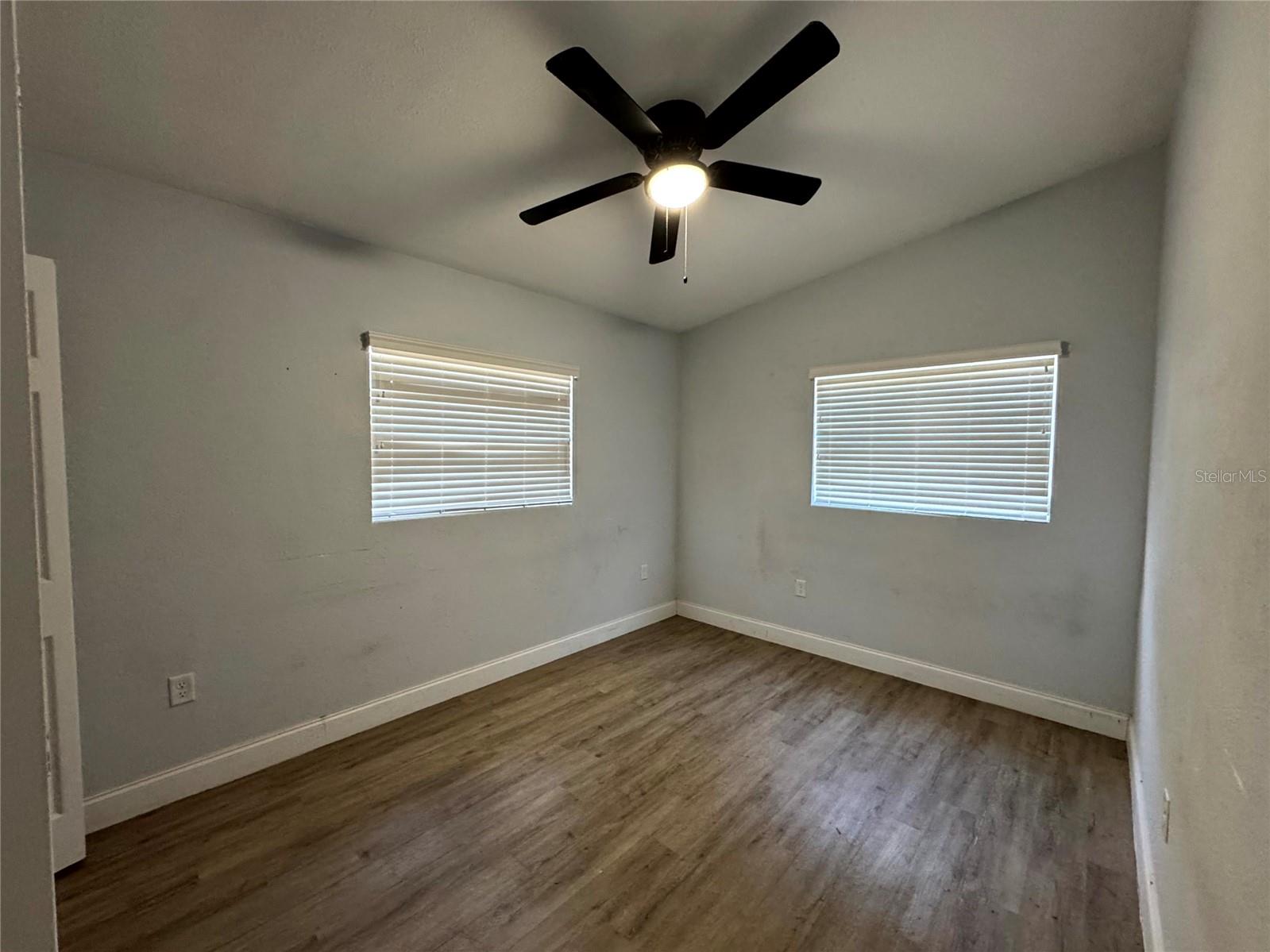 Image 35 of 47 For 1412 Lakecrest Drive