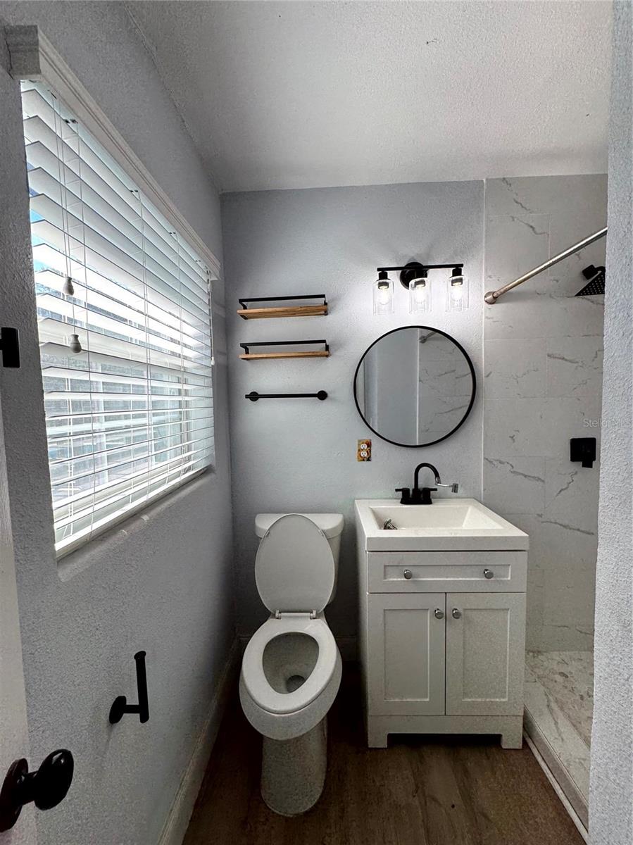 Image 39 of 47 For 1412 Lakecrest Drive