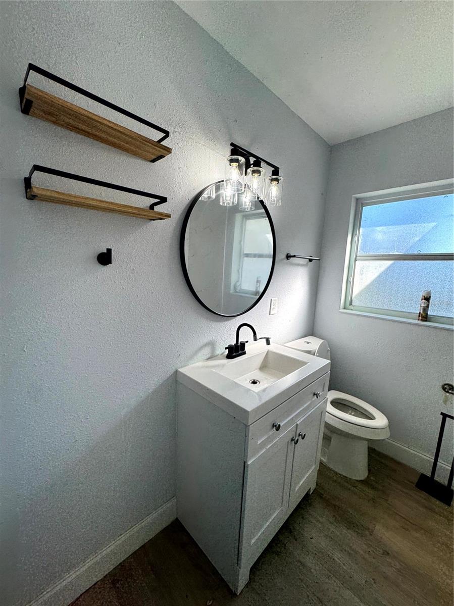 Image 43 of 47 For 1412 Lakecrest Drive