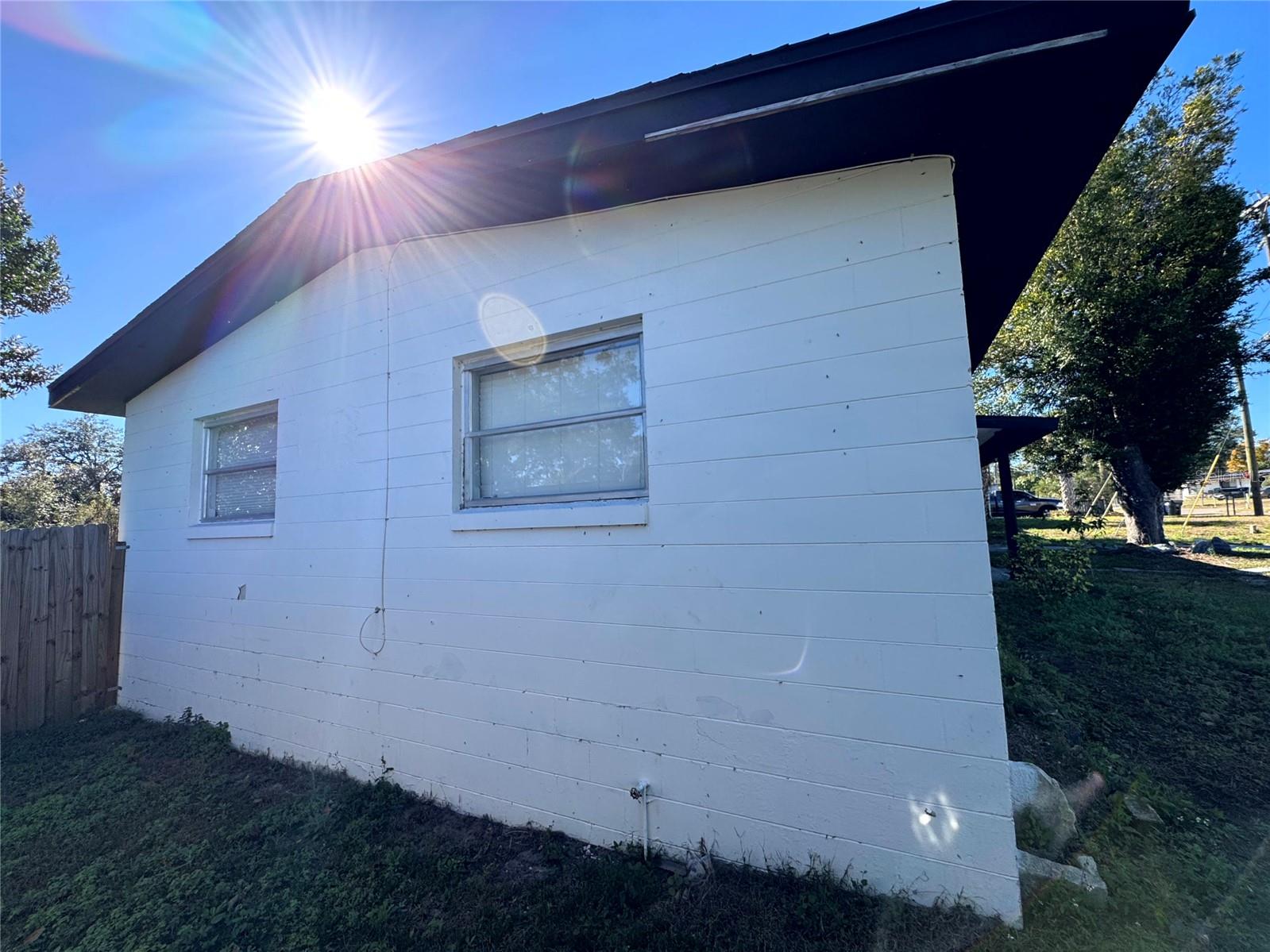 Image 8 of 47 For 1412 Lakecrest Drive