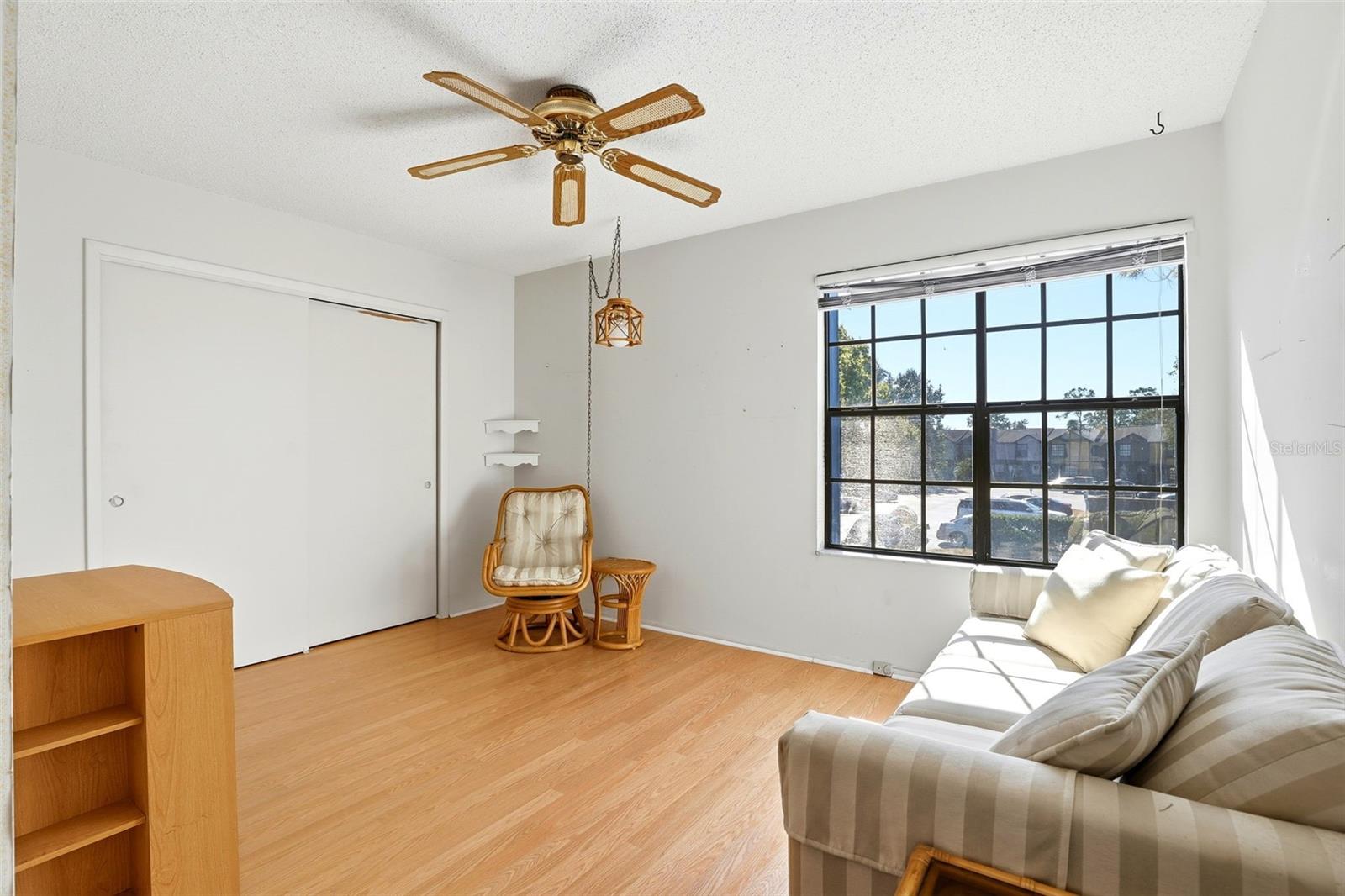 Image 20 of 31 For 2954 Embassy Court