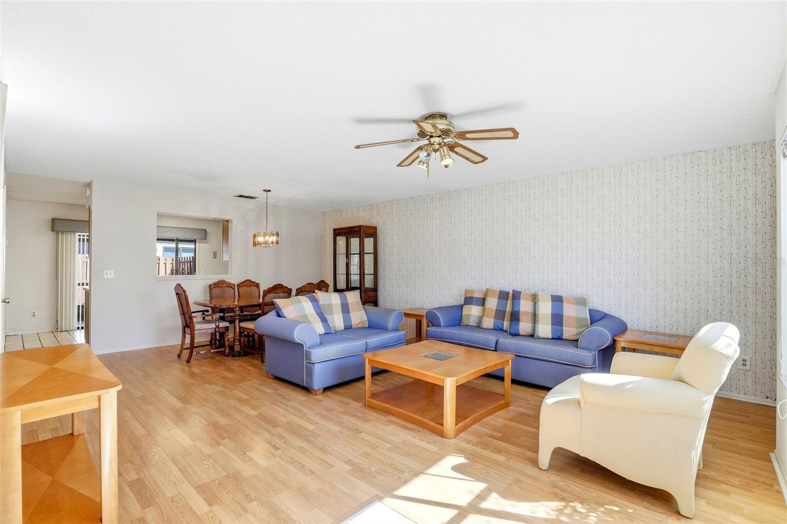 Image 5 of 31 For 2954 Embassy Court