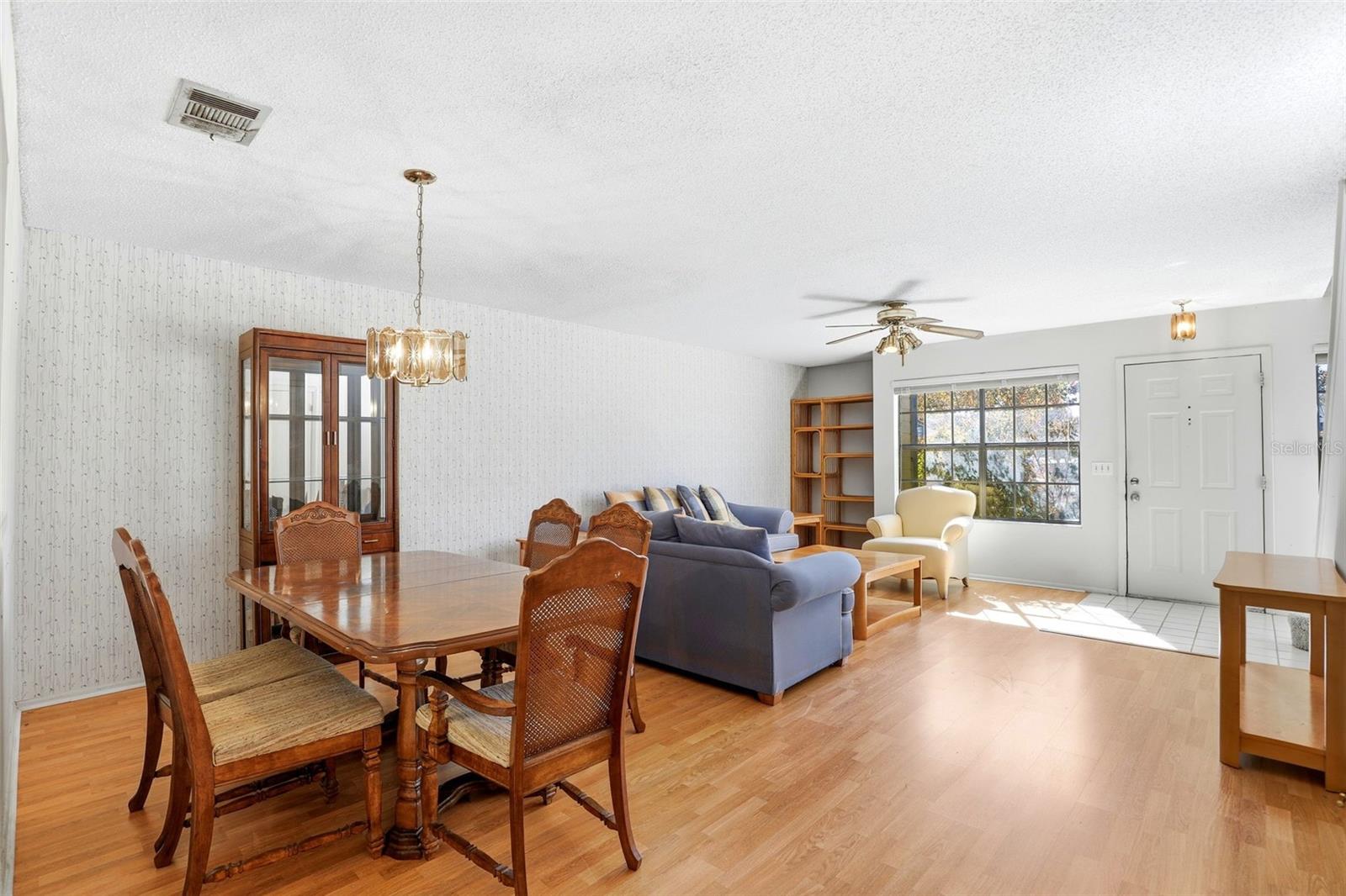 Image 8 of 31 For 2954 Embassy Court