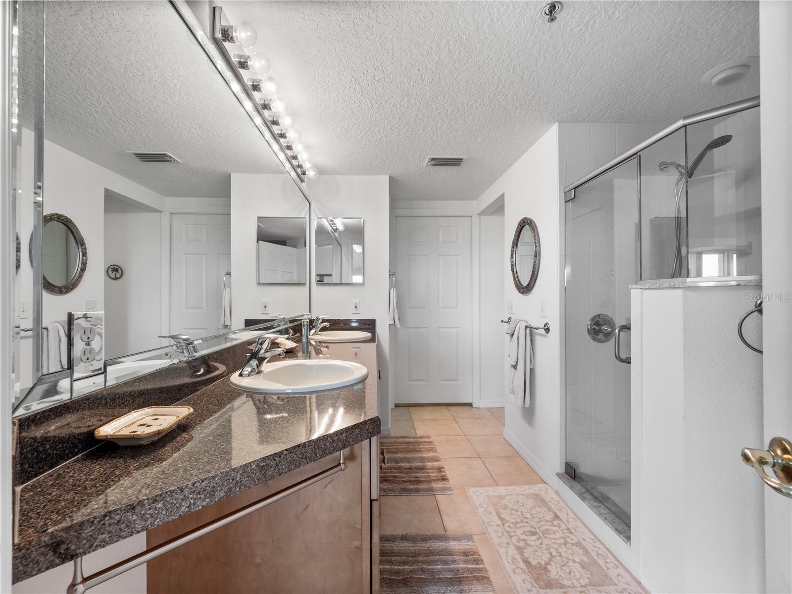 Image 9 of 33 For 5300 Atlantic Avenue 4-407