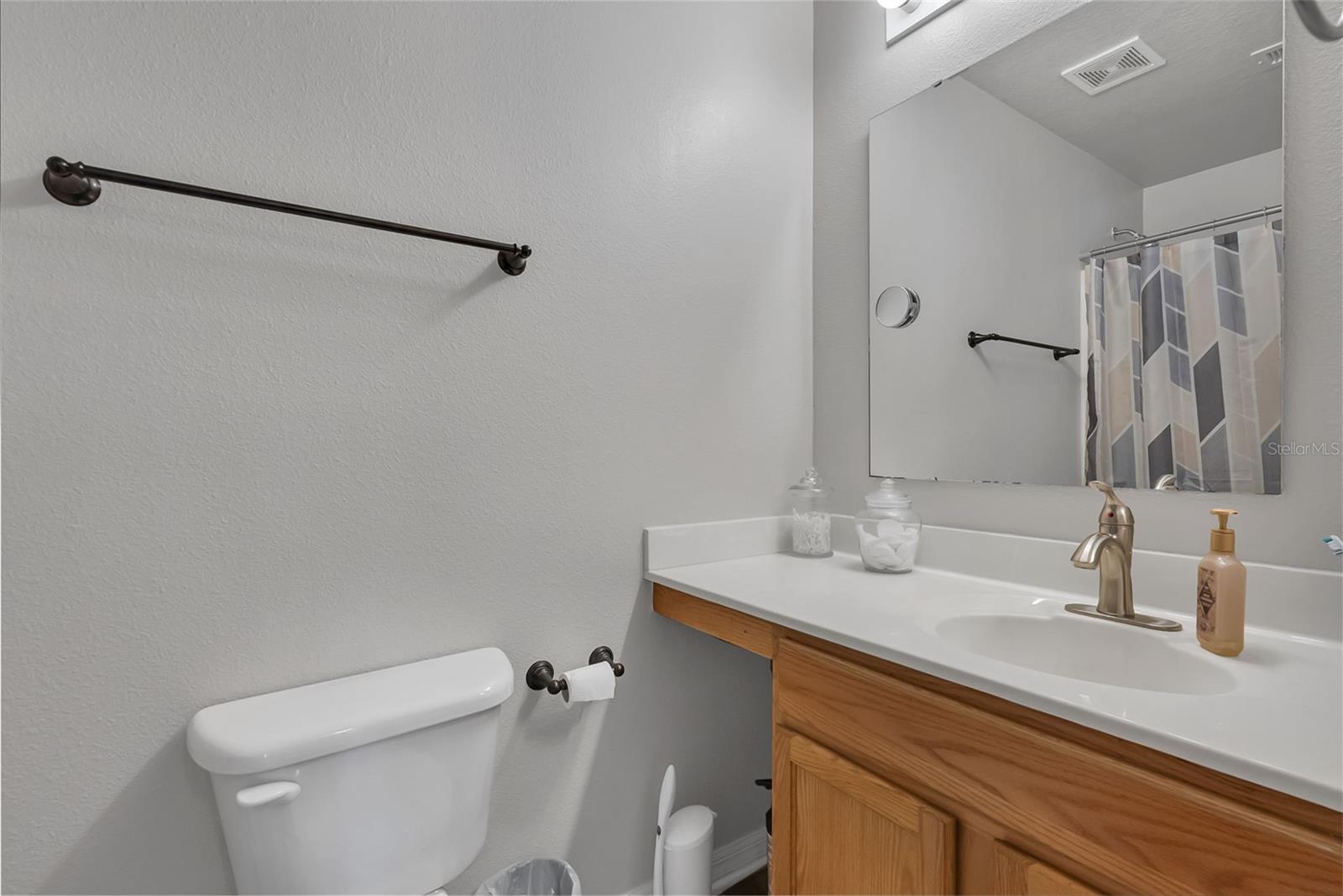 Image 27 of 31 For 1600 Daybreak Drive