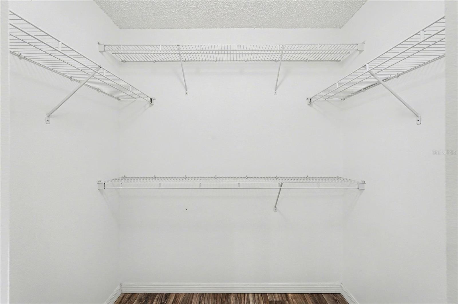 Image 16 of 43 For 194 Abalone Road Nw